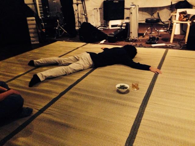 ヒソミネゴザトロニカ